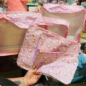 Hello Kitty travel bags set
